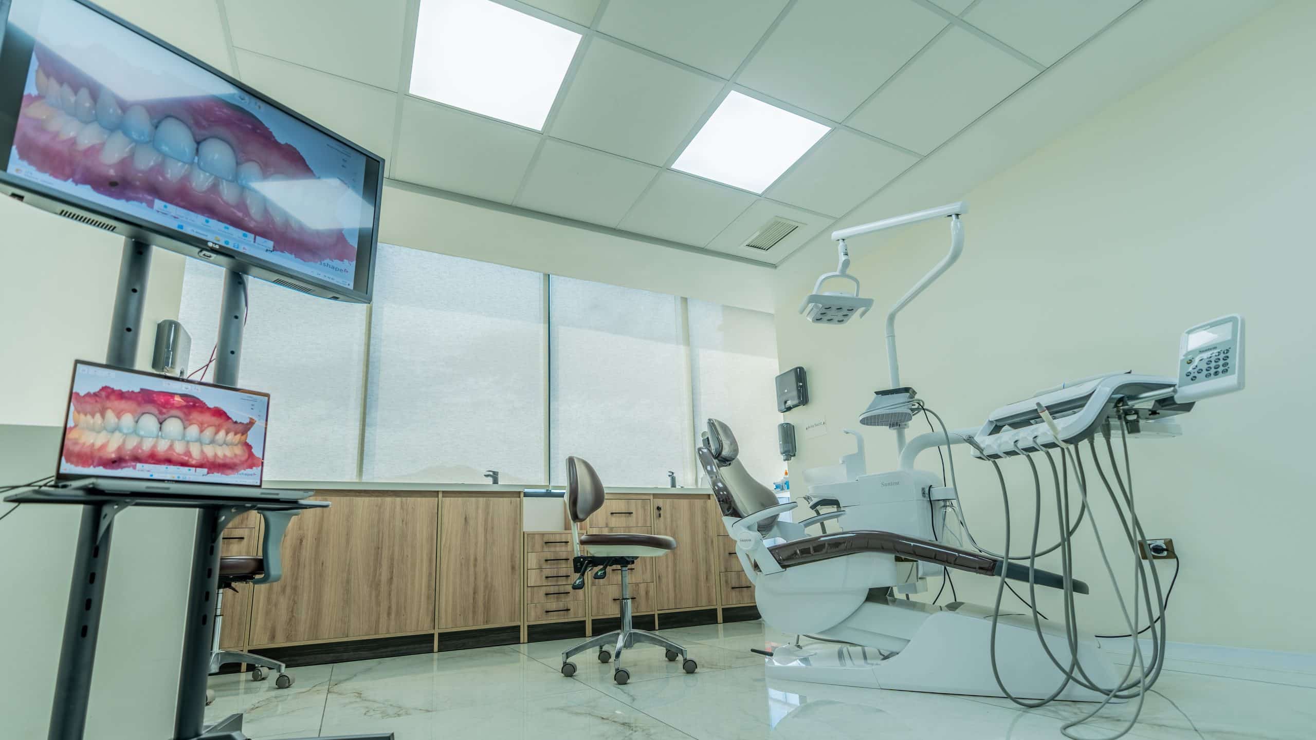 Box de atención de Zenclinic Dental, clínica dental en La Dehesa