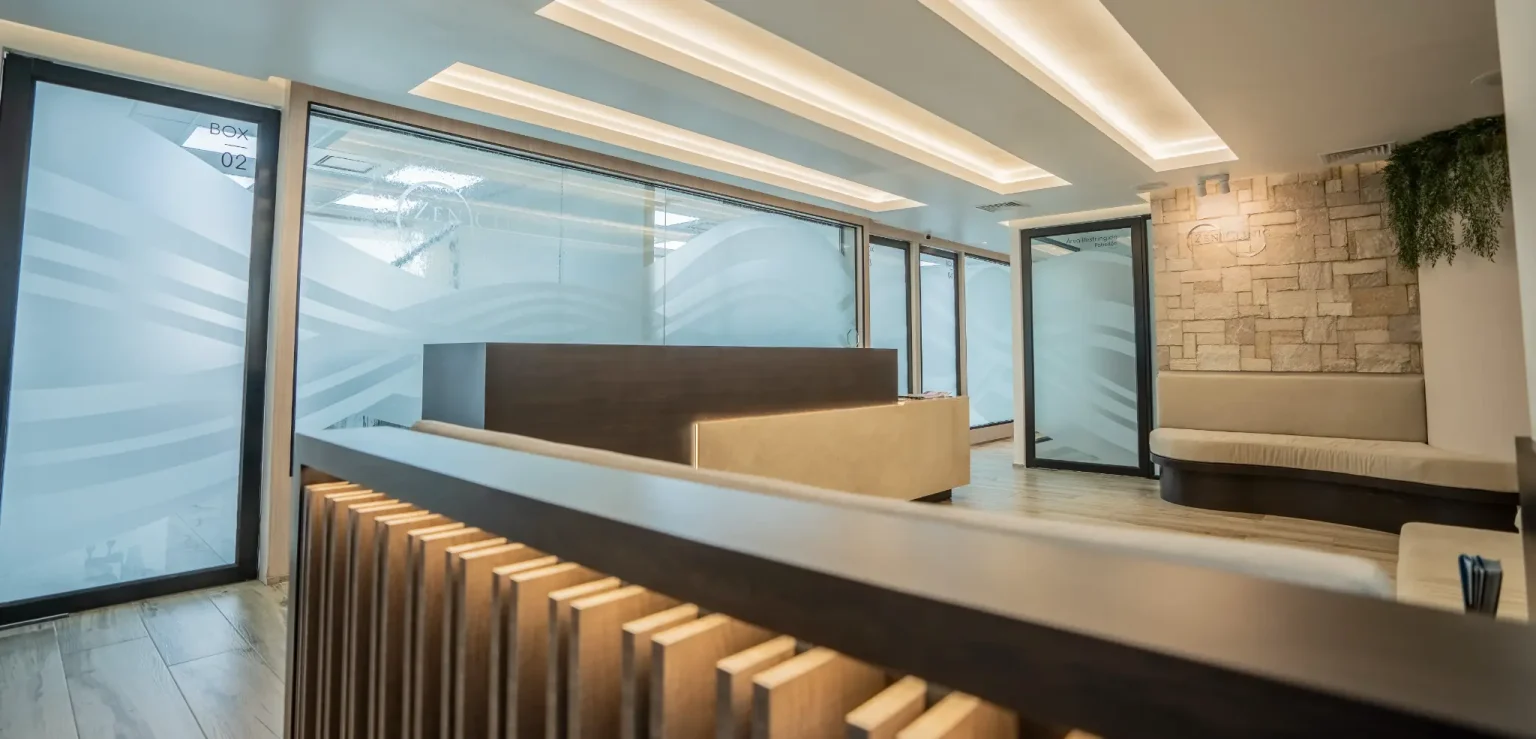 Recepción de Zenclinic Dental, clínica dental en La Dehesa, Lo Barnechea