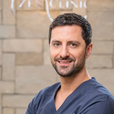 Dr. Adolfo Irigoyen Gómez, especialista en implantología bucomaxilofacial en Zenclinic Dental